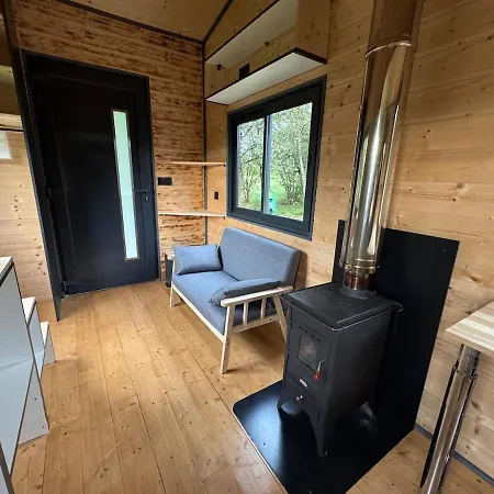 La Tiny Autre Facon De Voyager